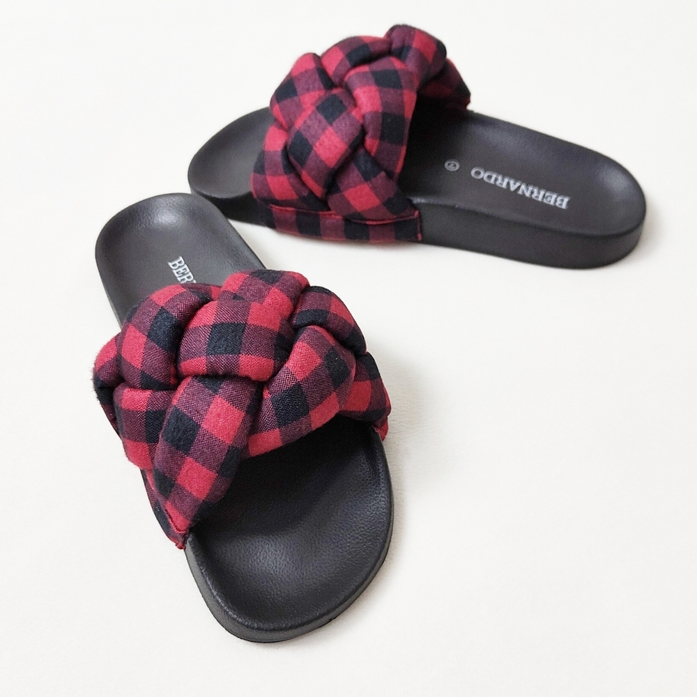 NEW Bernardo Rylee Puffy Plaid Slides Size 7 Sandals Flats Shoes Open Toe Puff